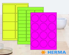 Neonfarbige Etiketten fallen sofort ins Auge.