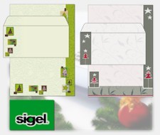 Das Sortiment mit Weihnachtspapieren steht